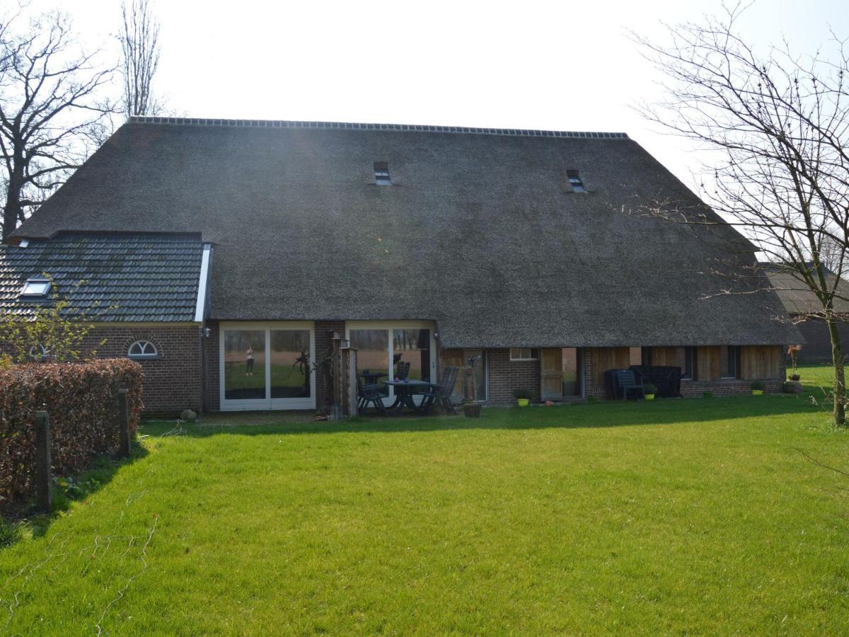 Staying In A Thatched Barn With Box Bed Beautiful View Region Achterhoek Geesteren  Exteriér fotografie