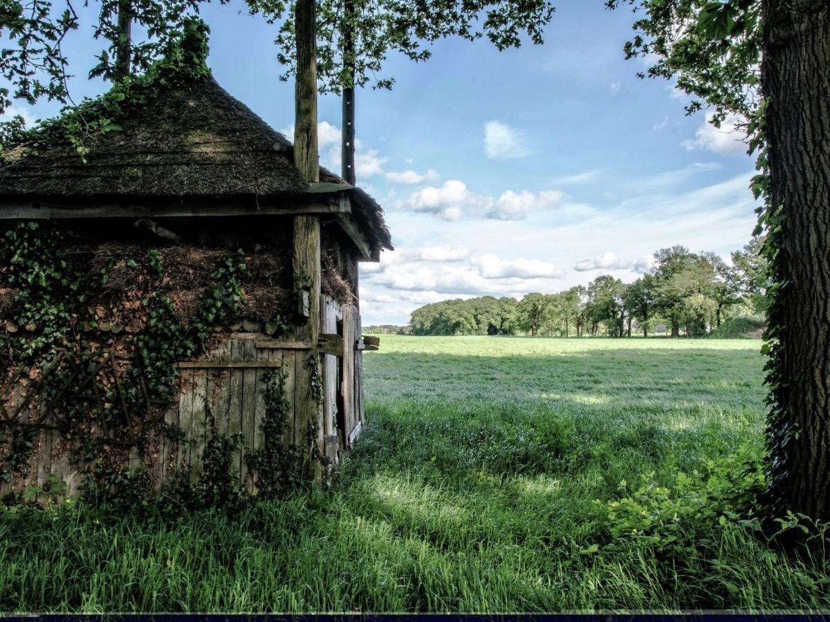 Staying In A Thatched Barn With Box Bed Beautiful View Region Achterhoek Geesteren  Exteriér fotografie